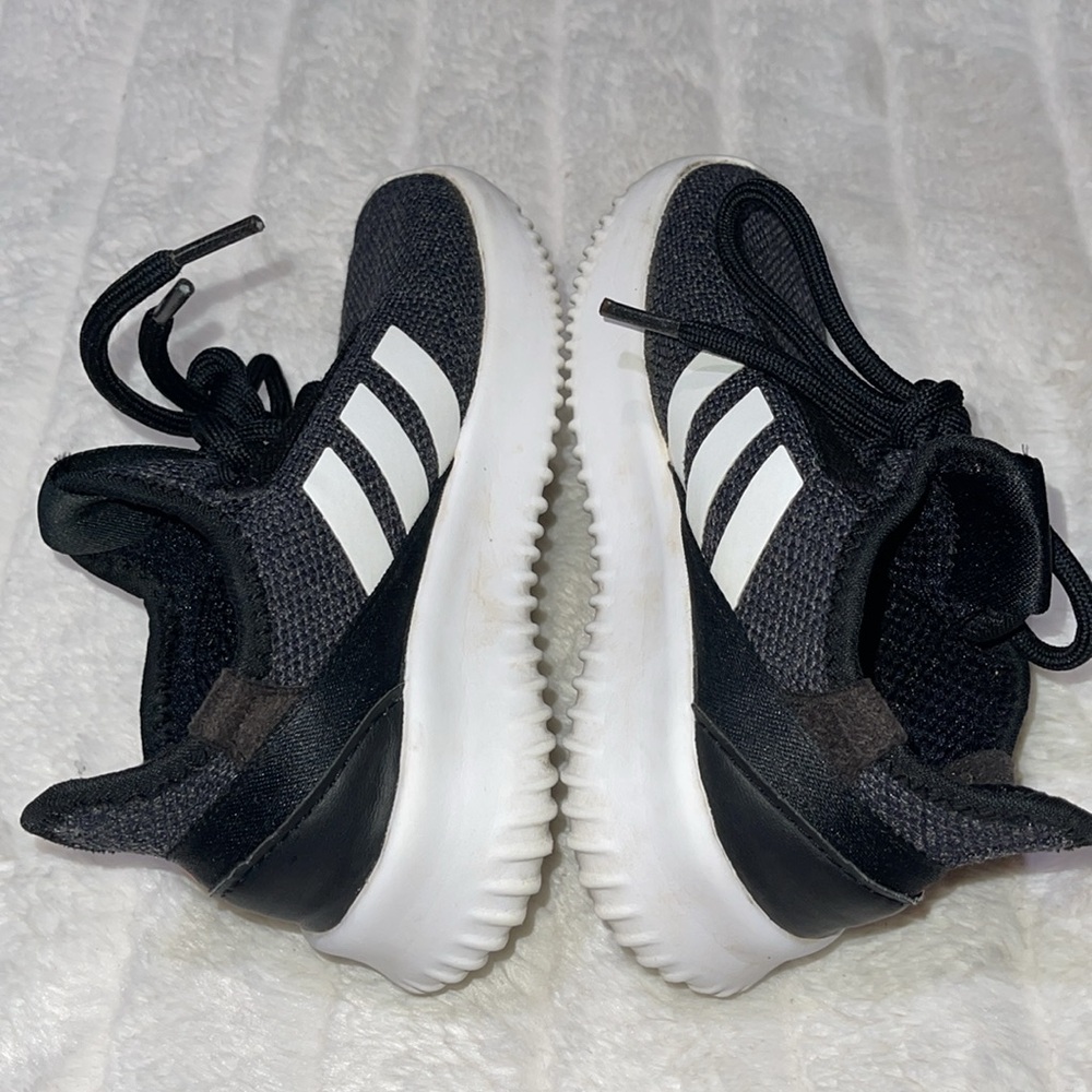 Adidas - Picture 8 of 10